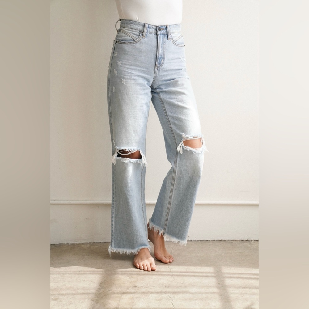 ✨sold✨NWOT Carly Jean Los Angeles Malibu Jeans size 9